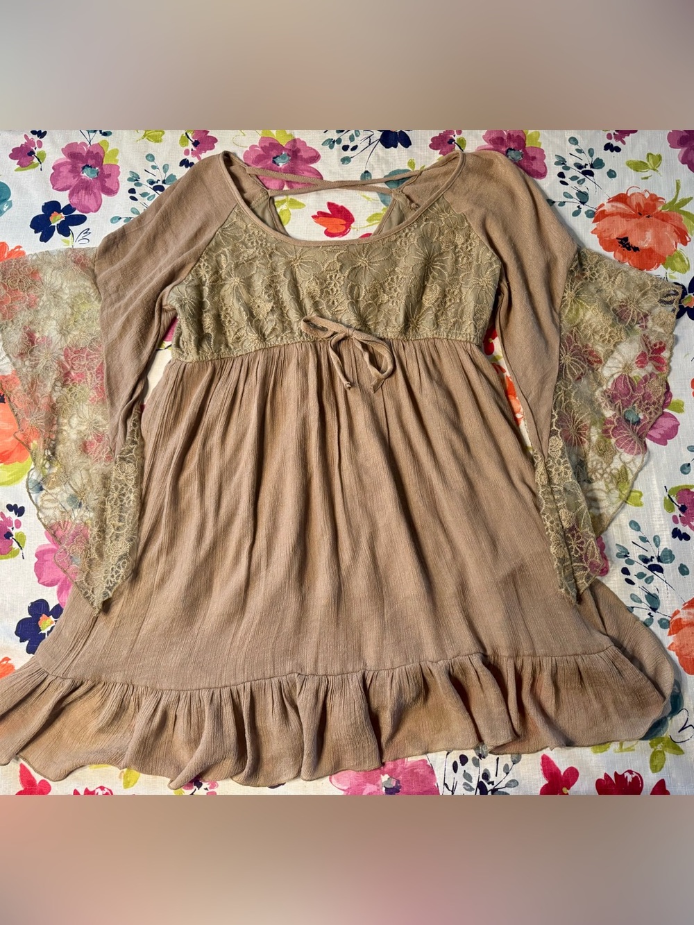 Rebellion Again Taupe Lace Bell Sleeve Babydoll Mini Dress M Western Boho C5 - Picture 8 of 10